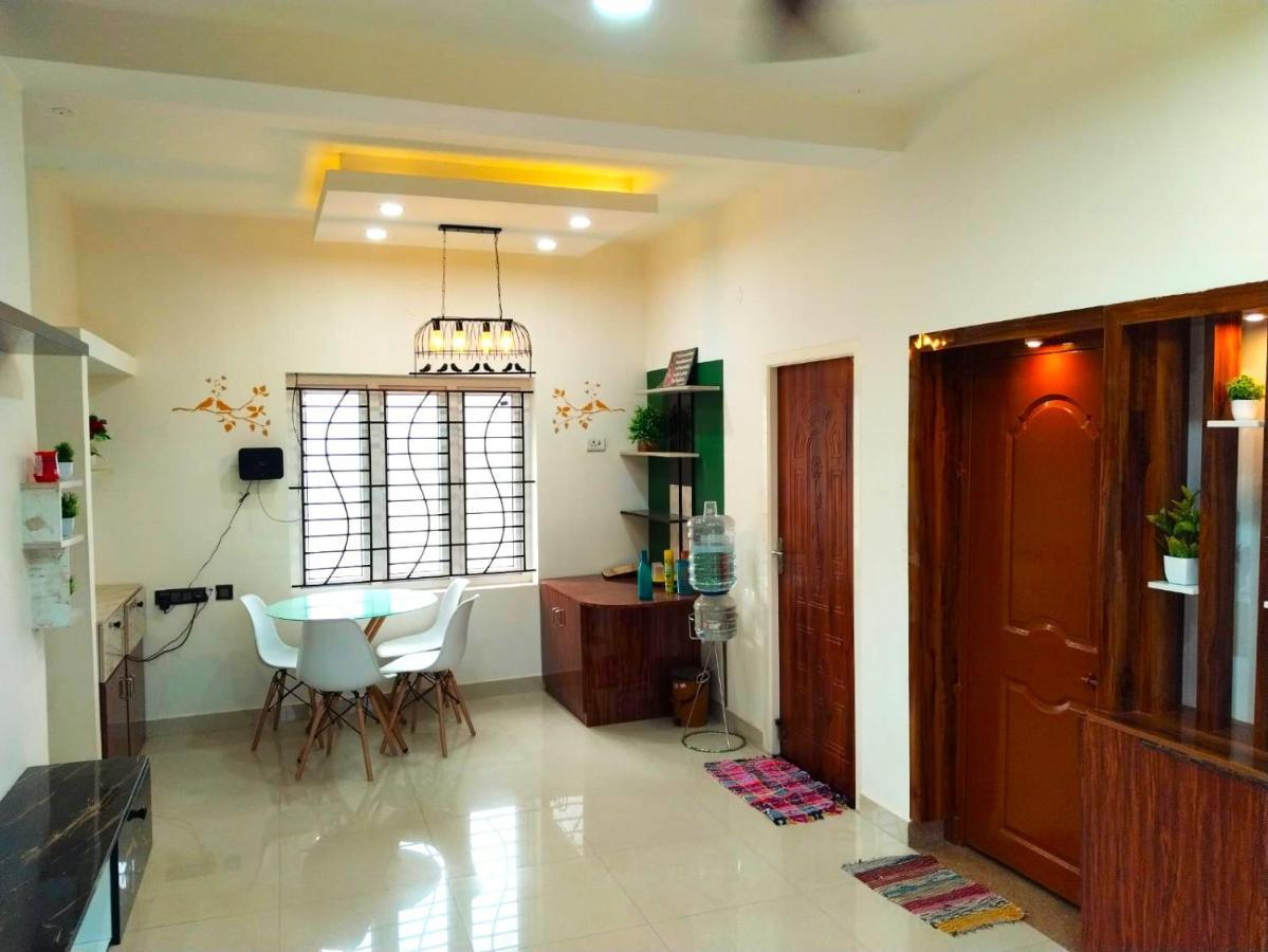 Asshappystayinn Hotel Tiruchirappalli エクステリア 写真