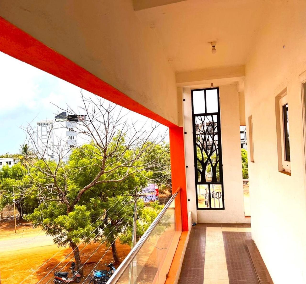 Asshappystayinn Hotel Tiruchirappalli エクステリア 写真